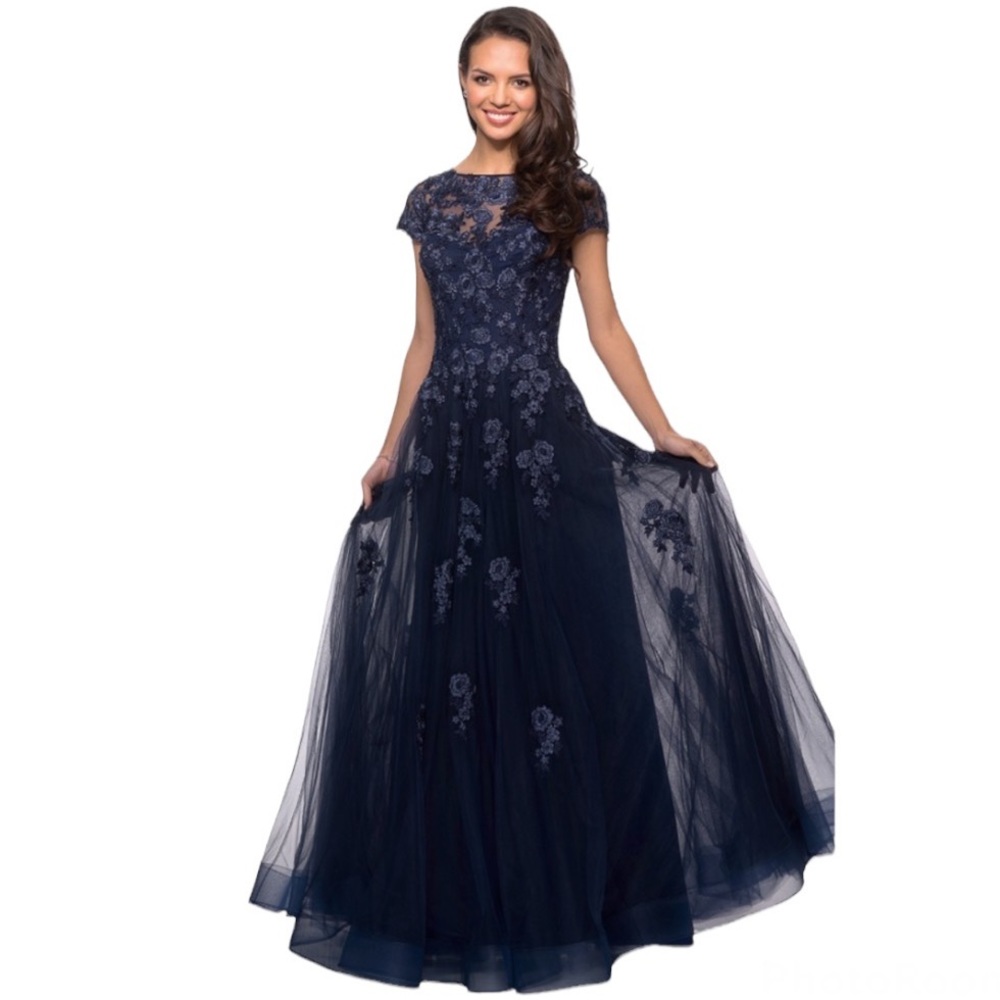 La Femme Lace Applique Bateau A Line Dresss